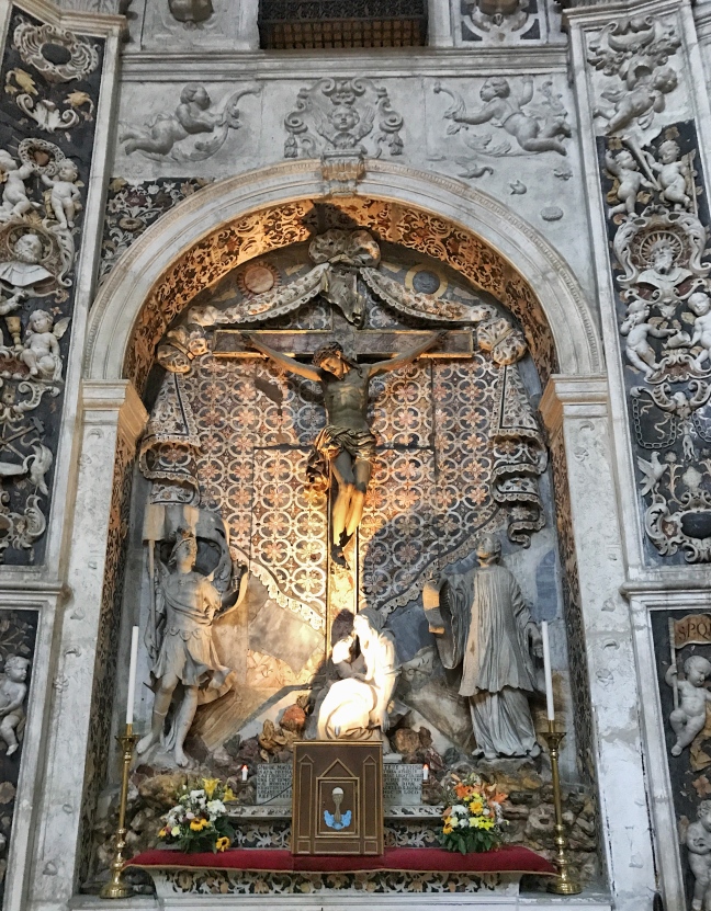 La chiesa del Santissimo Salvatore è una delle grandi bellezze da scoprire a Palermo in un weekend